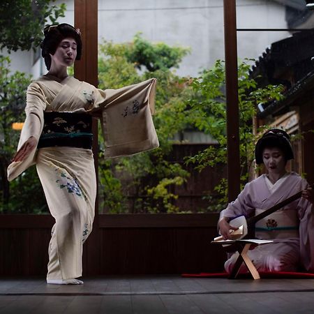 Hyatt Centric Kanazawa Exterior foto A scene from a traditional Japanese dance