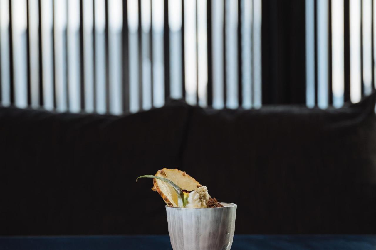 Hyatt Centric Kanazawa Exterior foto A pineapple upside down cake